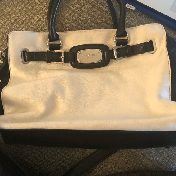 Michael Kors large cross body - Picture 1 of 4